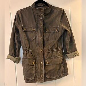 J Crew olive green relaxed boyfriend jacket with adjustable waist.